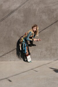 Chloe_Moretz_Glamour_UK_September_2016_iPad_06.jpg