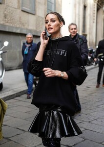 Olivia-Palermo---Milan-Fashion-Week-Womenswear-Fall-Winter-2023-2024-01.jpg