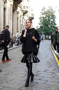 Olivia-Palermo---Milan-Fashion-Week-Womenswear-Fall-Winter-2023-2024-03.jpg