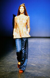Vivienne-Tam-FW-98-12.thumb.jpg.11a3e5fa1782840ffe9eb365abf4065a.jpg