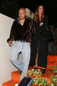 ashlee-simpson-and-evan-ross-arrives-at-vas-morgan-s-halloween-party-in-west-hollywood-10-29-2022-6.jpg