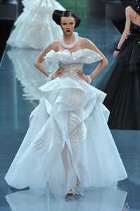 christian-dior-fall-2008-couture-00420h-egle-tvirbutaite.jpg