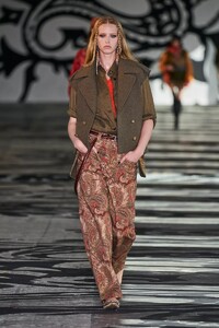 defile-etro-automne-hiver-2021-2022-milan-look-3.thumb.jpg.24f3b47e7193ebaf93449319e9fa0471.jpg