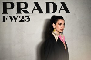 dua-lipa-at-prada-fashion-show-in-milan-02-23-2023-2.jpg