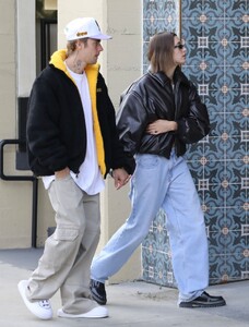 hailey-and-justin-bieber-heading-to-lunch-in-west-hollywood-02-03-2023-0.jpg