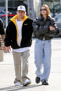 hailey-and-justin-bieber-heading-to-lunch-in-west-hollywood-02-03-2023-1.jpg
