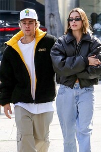 hailey-and-justin-bieber-heading-to-lunch-in-west-hollywood-02-03-2023-9.jpg