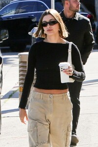 hailey-bieber-and-justine-skye-leaves-great-white-in-west-hollywood-02-07-2023-6.jpg