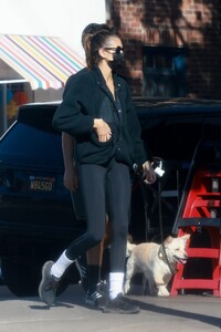 kaia-gerber-and-travis-jakcson-out-in-los-feliz-01-28-2023-5.jpg