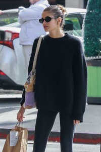 kaia-gerber-exits-a-restaurant-in-los-feliz-02-14-2023-0.jpg