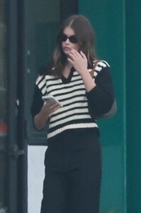 kaia-gerber-out-for-cup-of-coffee-in-los-feliz-02-13-2023-1.jpg