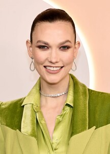 karlie-kloss-at-2023-fifteen-percent-pledge-gala-in-new-york-02-04-2023-0.jpg