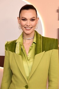 karlie-kloss-at-2023-fifteen-percent-pledge-gala-in-new-york-02-04-2023-4.jpg