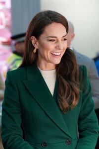 kate-middleton-at-a-tour-of-kirkgate-market-in-leeds-01-31-2023-5.jpg