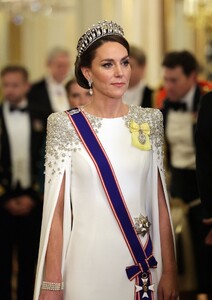 kate-middleton-at-state-banquet-at-buckingham-palace-in-london-11-22-2022-6.jpg