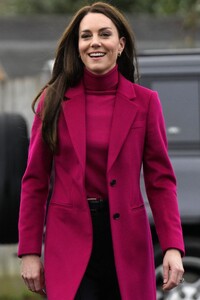 kate-middleton-at-windsor-foodshare-in-windsor-01-26-2023-3.jpg