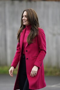 kate-middleton-at-windsor-foodshare-in-windsor-01-26-2023-4.jpg