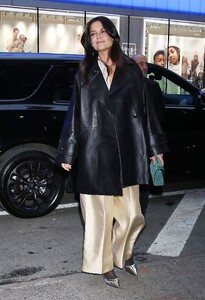 katie-holmes-arrives-at-good-morning-america-in-new-york-01-11-2023-0.jpg