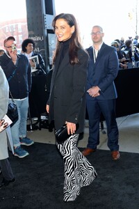 katie-holmes-at-michael-kors-fashion-show-in-new-york-02-15-2023-0.jpg