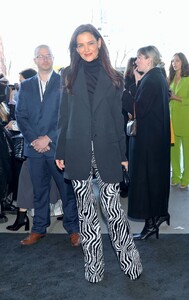 katie-holmes-at-michael-kors-fashion-show-in-new-york-02-15-2023-4.jpg
