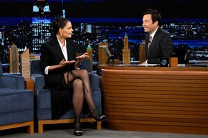 katie-holmes-at-tonight-show-starring-jimmy-fallon-in-new-york-01-17-2023-3.jpg