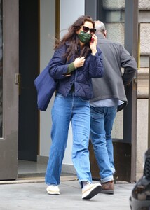 katie-holmes-out-and-about-in-new-york-02-09-2023-3.jpg