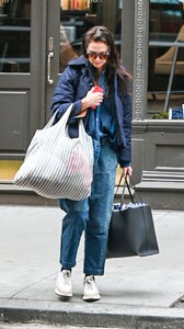 katie-holmes-out-and-about-in-new-york-02-22-2023-1.jpg