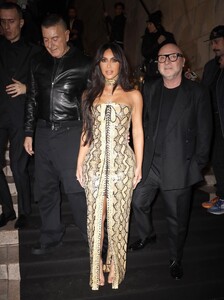 kim-kardashian-at-dinner-with-domenico-dolce-and-stefanno-gabbana-at-milan-fashion-week-02-25-2023-0.jpg