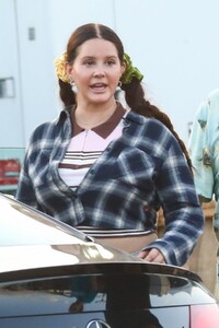 lana-del-rey-leaves-malibu-chili-cook-off-09-03-2022-3.jpg