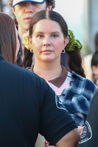 lana-del-rey-leaves-malibu-chili-cook-off-09-03-2022-5.jpg