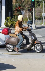 paris-jackson-out-on-her-vespa-in-toluca-lake-02-10-2023-3.jpg