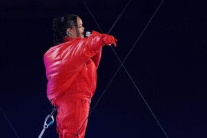 rihanna-performs-at-superbowl-lvii-halftime-show-in-glendale-02-12-2023-4.jpg