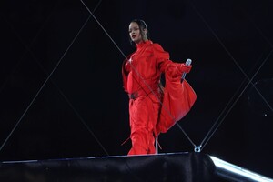 rihanna-performs-at-superbowl-lvii-halftime-show-in-glendale-02-12-2023-6.jpg