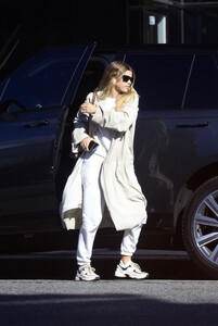 sofia-richie-out-and-about-in-beverly-hills-02-23-2023-1.jpg