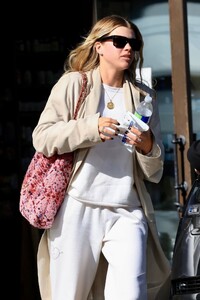 sofia-richie-out-and-about-in-beverly-hills-02-23-2023-4.jpg