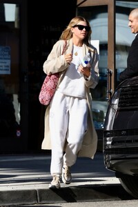 sofia-richie-out-and-about-in-beverly-hills-02-23-2023-5.jpg