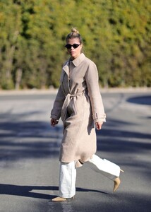 sofia-richie-out-and-about-in-los-angeles-11-23-2022-6.jpg