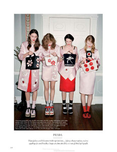 vogue-uk-2013-02-feb-130.thumb.jpg.af96bc0823a0cff9341aee1a93906c89.jpg