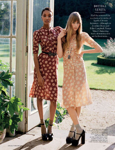vogue-uk-2013-02-feb-135.thumb.jpg.751d604ac90fbddcf58e4b68a399d96b.jpg