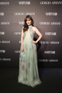 zooey-deschanel-at-ball-of-light-hosted-by-giorgio-armani-vanity-fair-in-venice-09-03-2022-3.thumb.jpg.e4b2e74a4fcc5bf750703deae7b719a3.jpg