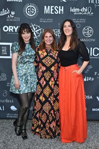 zooey-deutch-at-tiah-4th-annual-fundraiser-in-los-angeles-08-27-2022-2.jpg