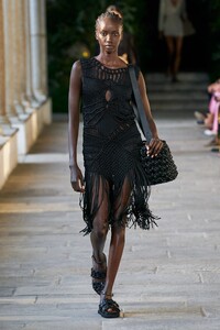 00004-Alberta-Ferretti-Spring-22-RTW-Milan-credit-Daniele-Oberrauch-Gorunway.thumb.jpg.c04dd9b5ff66d67c301c9b43d199712c.jpg