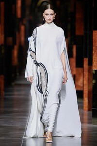 00005-Fendi-Spring-22-rtw-Milan-credit-gorunway.thumb.jpg.13bba95919f0f71f83f1cafd0a94c323.jpg
