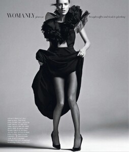 1022130378_harper-bazaar-2013-03-mar(dragged)126.thumb.jpg.309dc669e3143fde2309ab3699080992.jpg