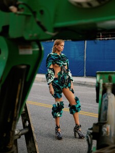 Harper's Bazaar Greece March 2023_12.jpg