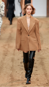 Quinn Mora Stella McCartney Fall 2023 RTW PFW 1.png