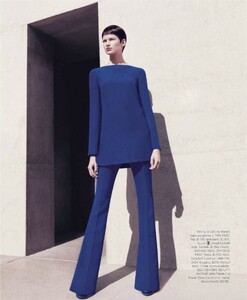 725437331_harper-bazaar-2013-03-mar(dragged)77.thumb.jpg.95c4749be074dc91c284915a079344de.jpg