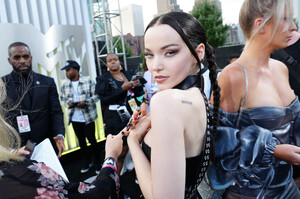 Dove_Cameron_VMA_2022_281929.jpg