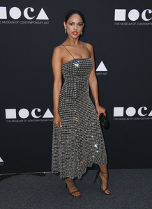 Eiza-Gonzalez_-MOCA-Gala-2016--12.jpg