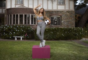 H23434-adidas_IVP_Drop5_Hero-Imagery_Beyonce_04-828892_1.jpg